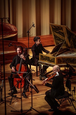 J. Obregón (violonchelo), D. Ares (clave) y P. Prieto (violín).
