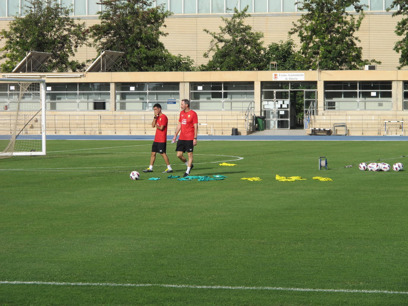 El primer entrenamiento de la UDA de Vicente Moreno, en imágenes