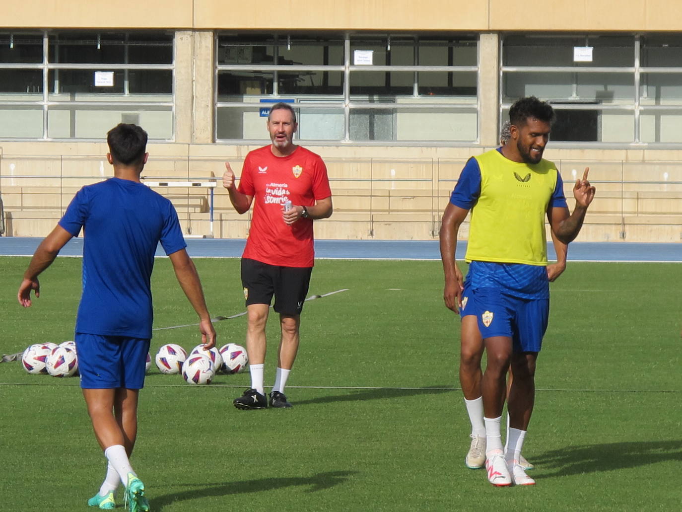 El primer entrenamiento de la UDA de Vicente Moreno, en imágenes