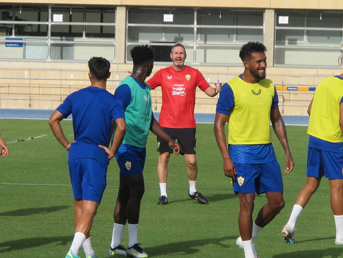 El primer entrenamiento de la UDA de Vicente Moreno, en imágenes