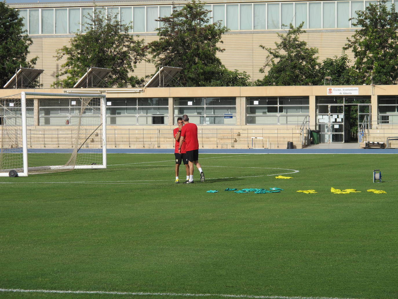 El primer entrenamiento de la UDA de Vicente Moreno, en imágenes