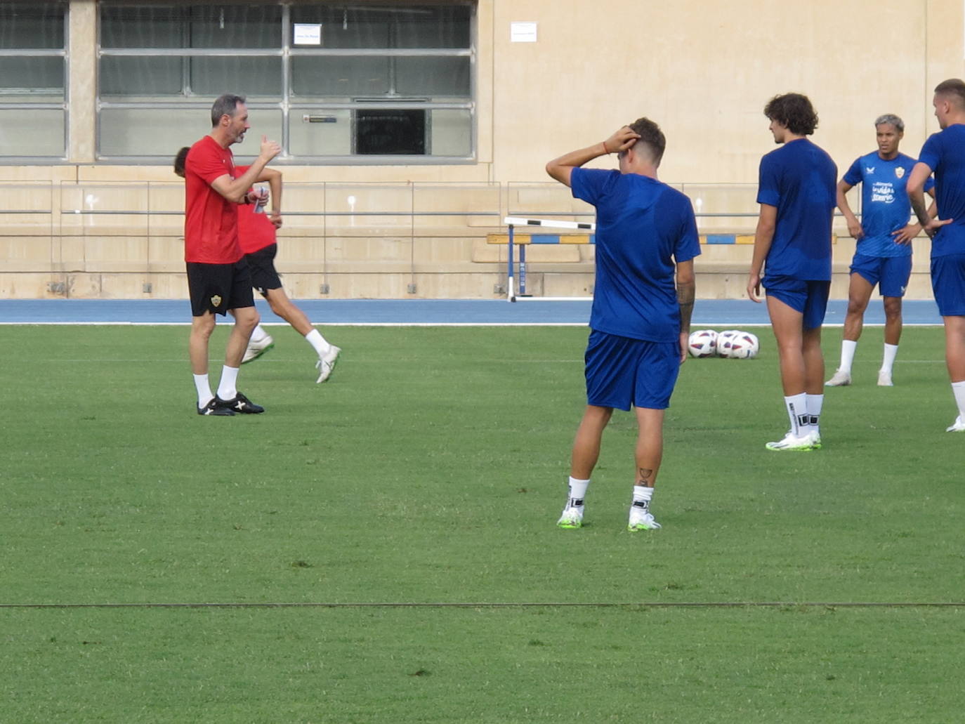 El primer entrenamiento de la UDA de Vicente Moreno, en imágenes