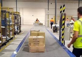 Paralizan la actividad en el Centro de Clasificación de Correos de Viator por el calor