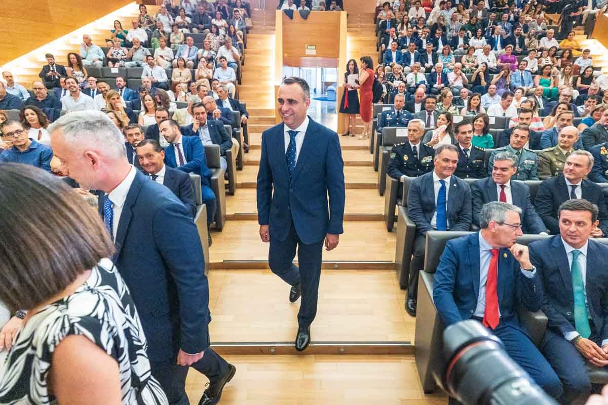 Las imágenes de la constitución de la Diputación de Granada