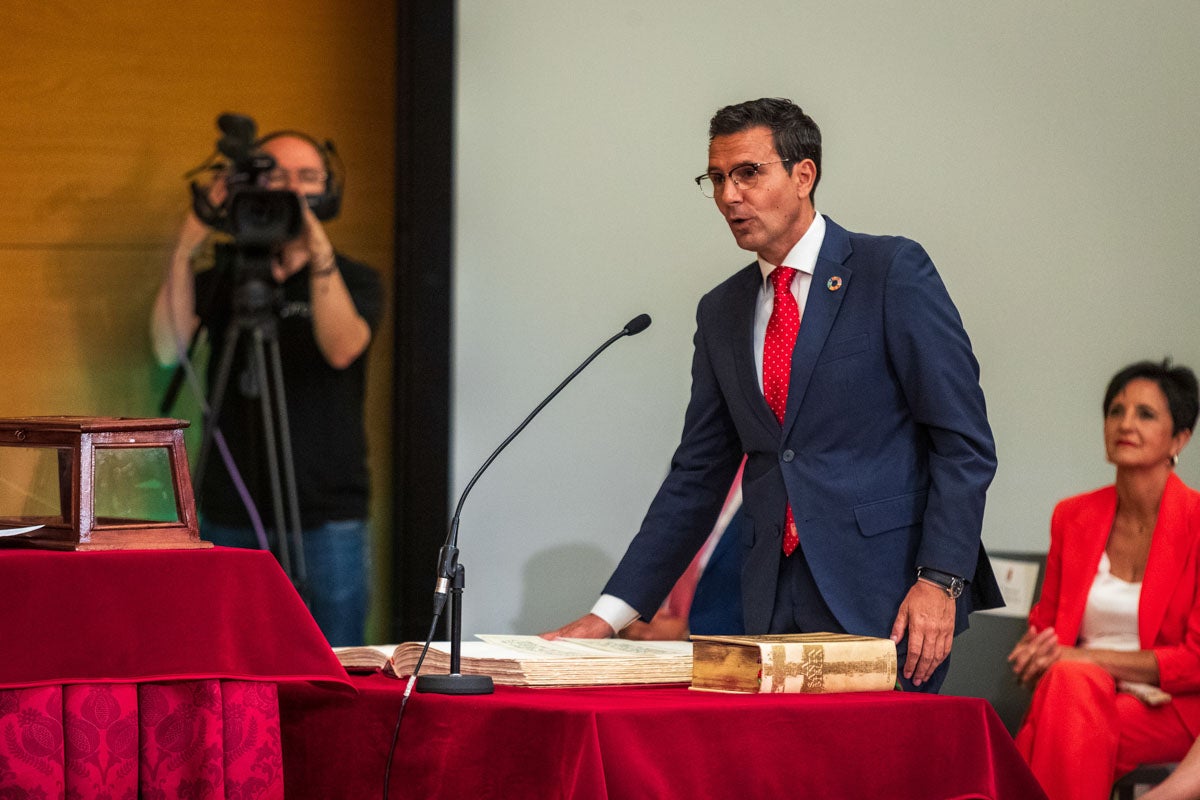 Las imágenes de la constitución de la Diputación de Granada