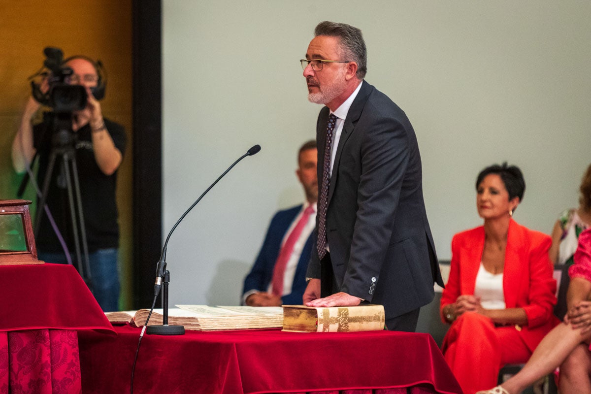 Las imágenes de la constitución de la Diputación de Granada