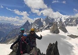 Álvaro, Jaime y Miguel, en el ocmienzo de la escalada al Mont Blanc