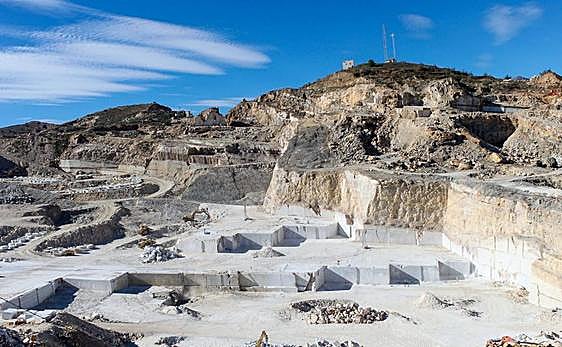 Constituida la comisión tripatirta para la oficina técnica del plan de residuos mineros de la Comarca del Mármol