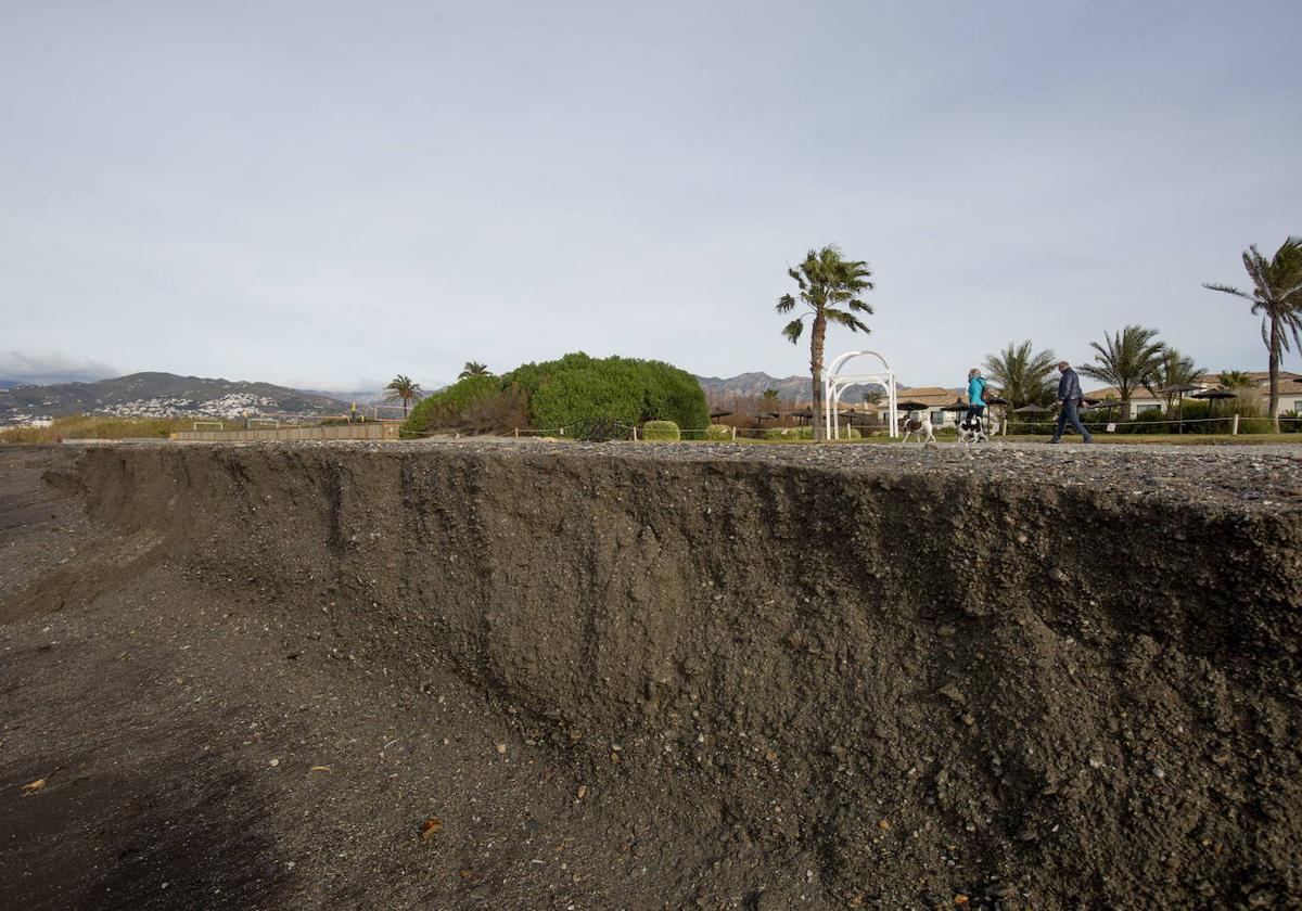 La primera piedra para las playas de Granada