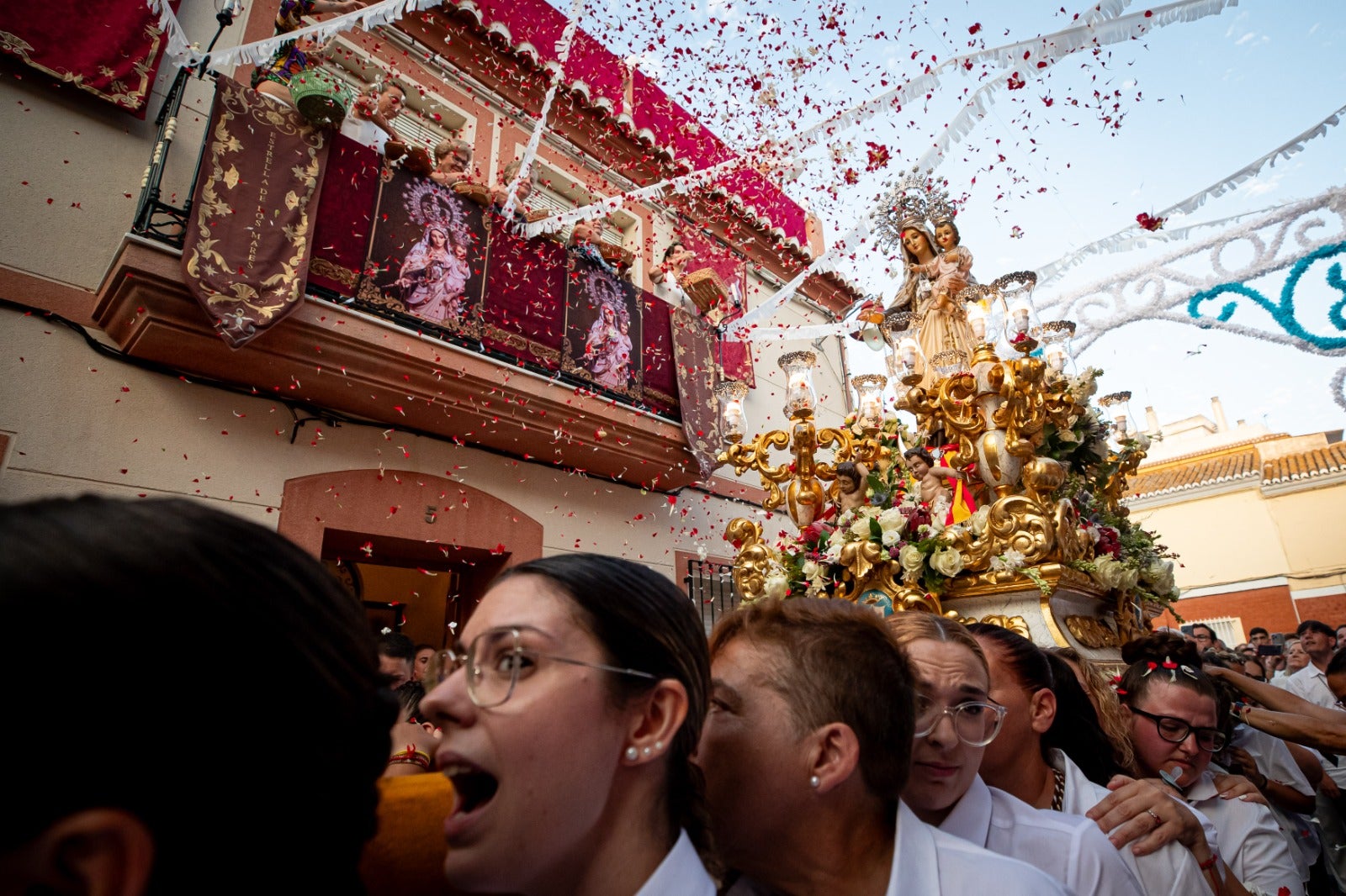 Espectaculares imágenes de la procesión de la Virgen del Carmen en Motril