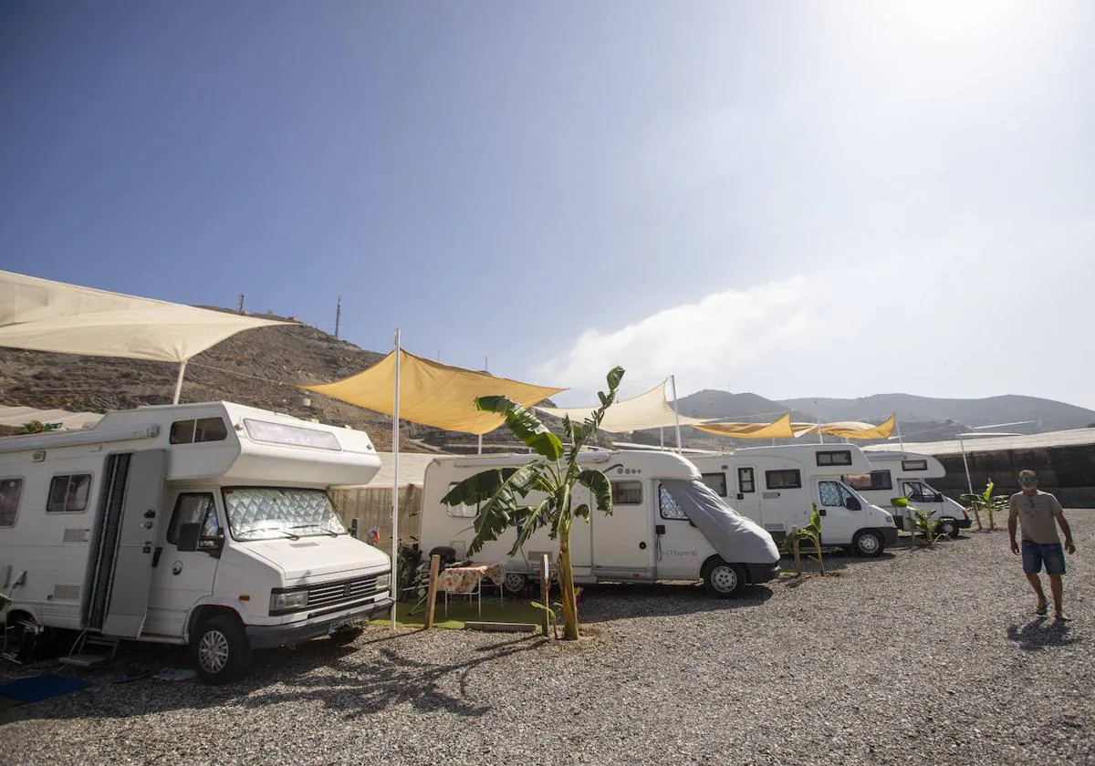 Campings en Granada La Costa afronta el reto de regular y