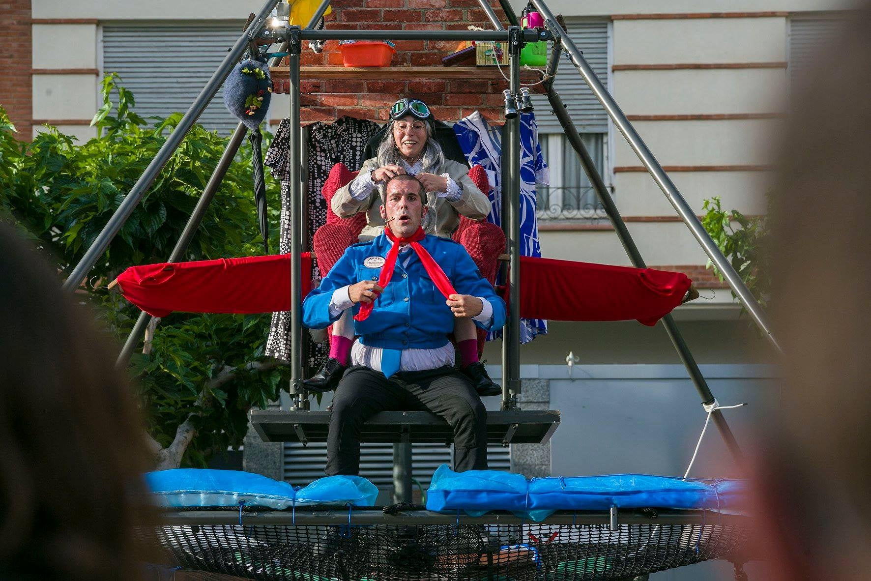 Tabernas levanta el telón de la VIII edición del Festival de Teatro de Calle