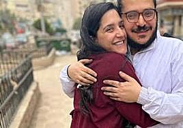 A la derecha, Patrick Zaki.