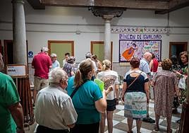 Colas en una sede electoral.