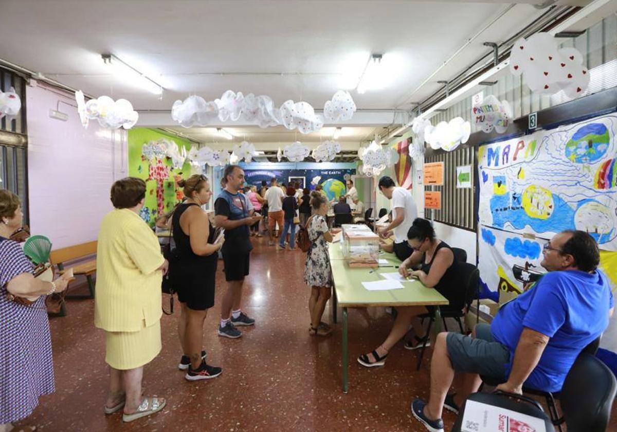 Colas para votar en la Costa de Granada.