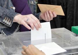 Urna en un colegio electoral.