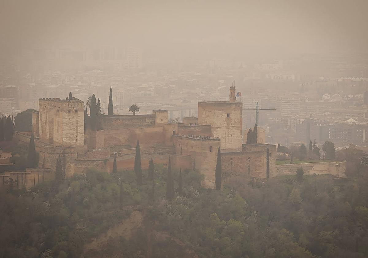 Cambio de tiempo en Andalucía: vuelve la calima y bajan las temperaturas.