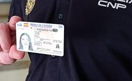 Sin DNI ni pasaportes durante más de una hora