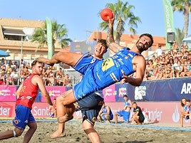 Almería se consagra como la capital española del balonmano playa