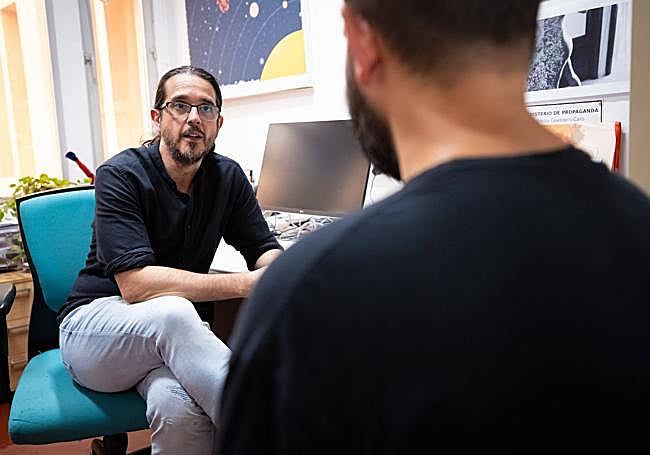 Emilio J. García, durante la entrevista.