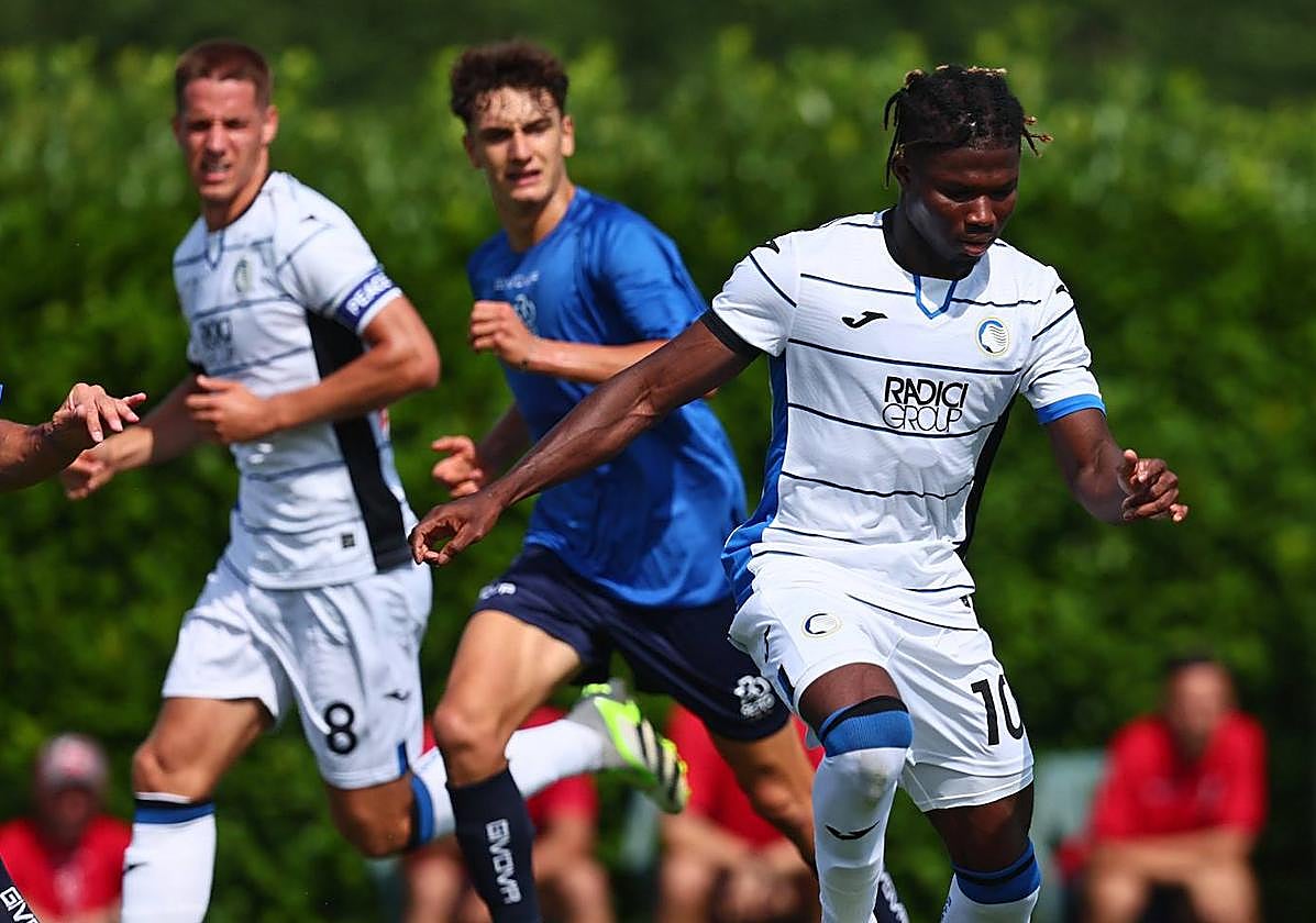 El Bilal Touré se estrenó con la camiseta del Atalanta.
