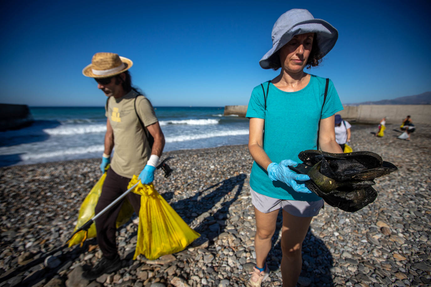 Las imágenes de la limpieza del Guadalfeo