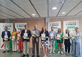 Foto de familia tras la rueda de prensa de la ONCE, ayer.