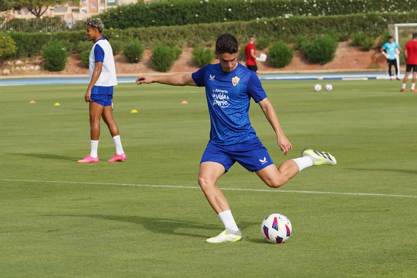 El Almería &#039;afila las garras&#039; para su primer partido de Liga