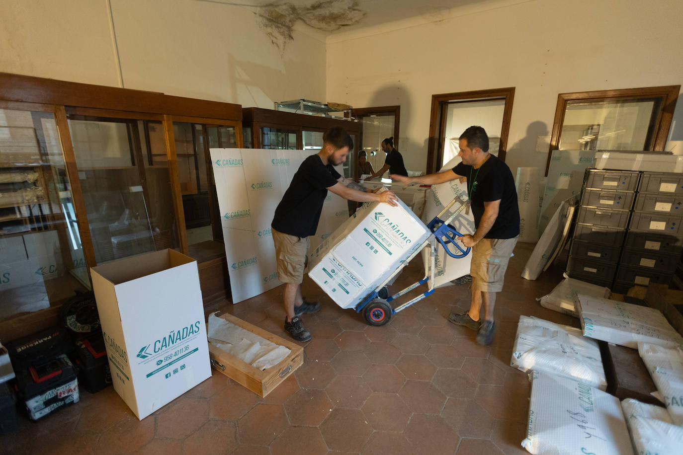 Imagen principal - Clasificación del material previo al transporte. 