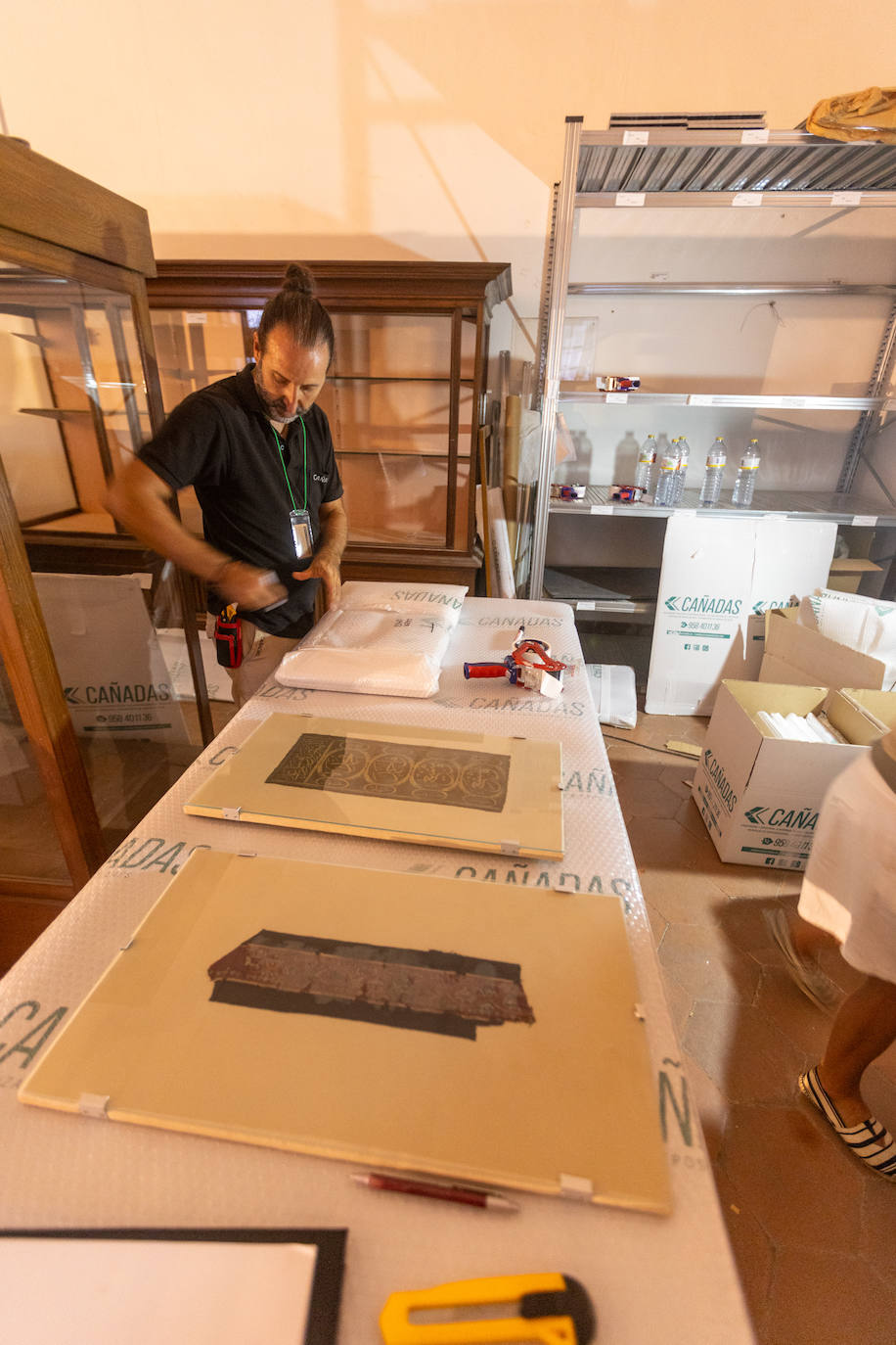 Imagen secundaria 2 - Clasificación del material previo al transporte. 