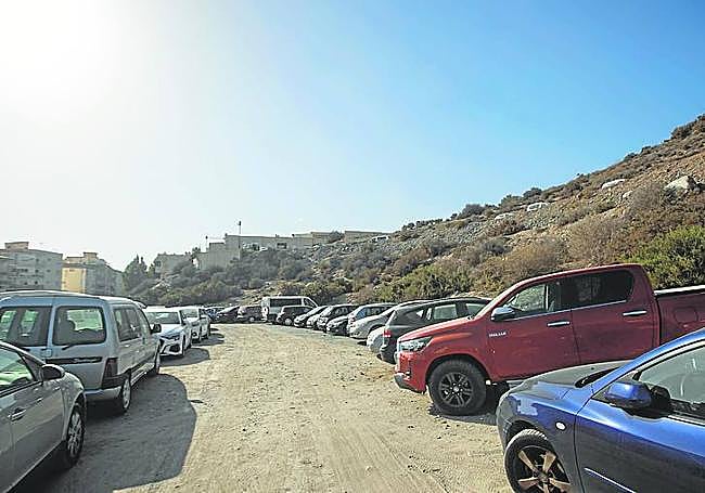 A un lado y a otro del camino en Torrenueva.