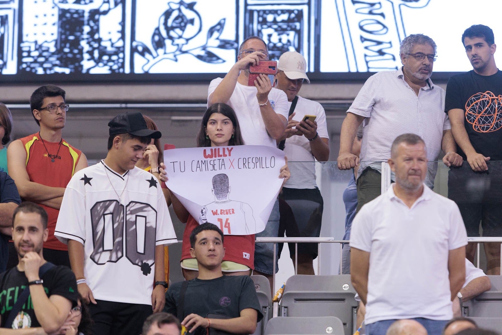 La &#039;Roja&#039; conquista el Palacio rojinegro