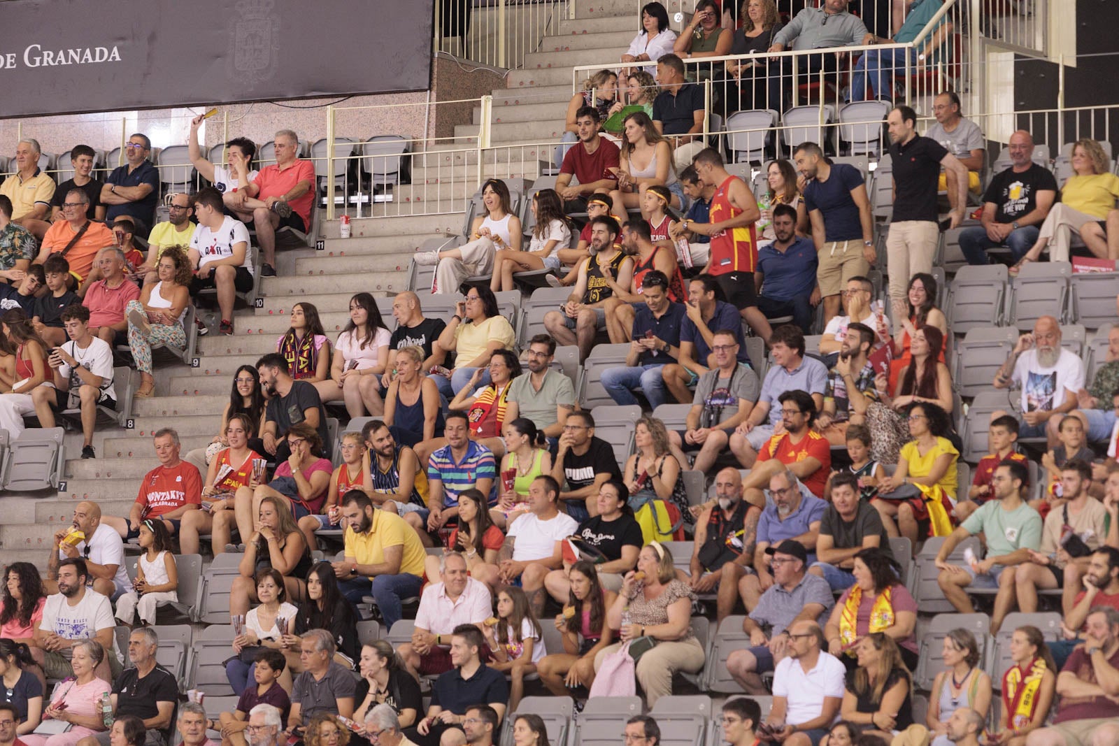 Encuéntrate en la grada del Palacio durante el España-República Dominicana