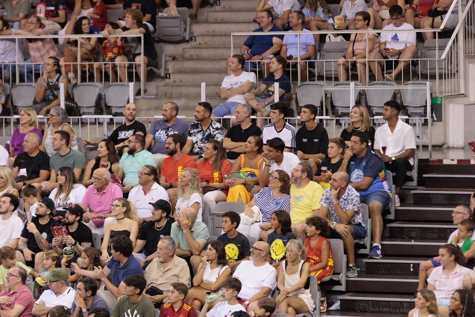Encuéntrate en la grada del Palacio durante el España-República Dominicana