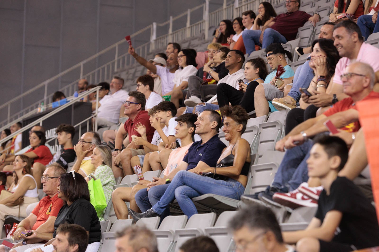 Encuéntrate en la grada del Palacio durante el España-República Dominicana