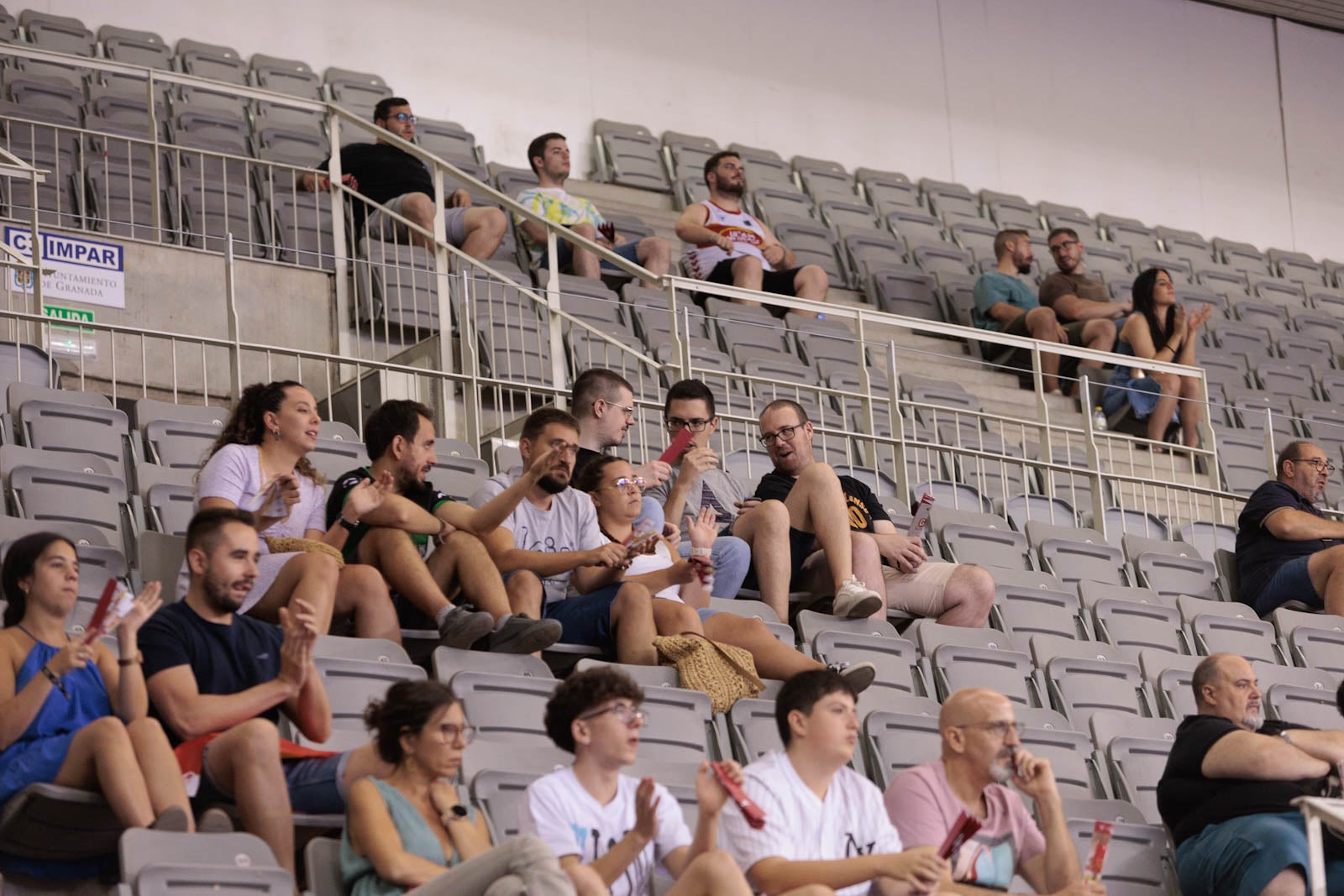 Encuéntrate en la grada del Palacio durante el España-República Dominicana