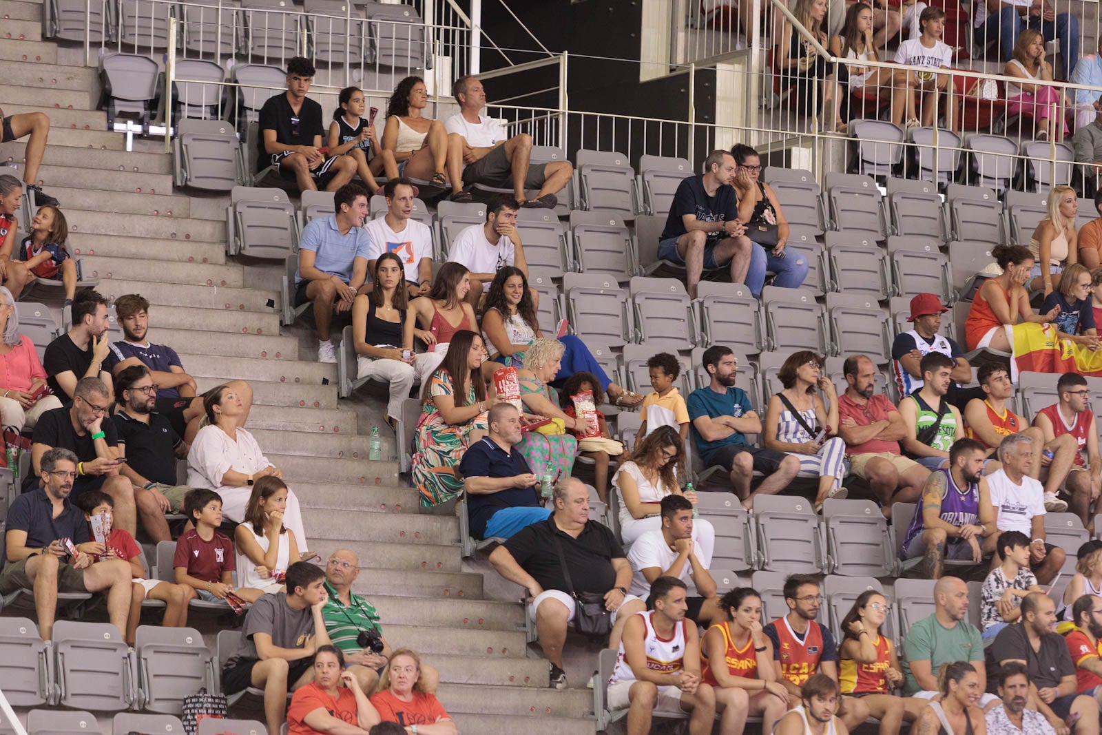 Encuéntrate en la grada del Palacio durante el España-República Dominicana
