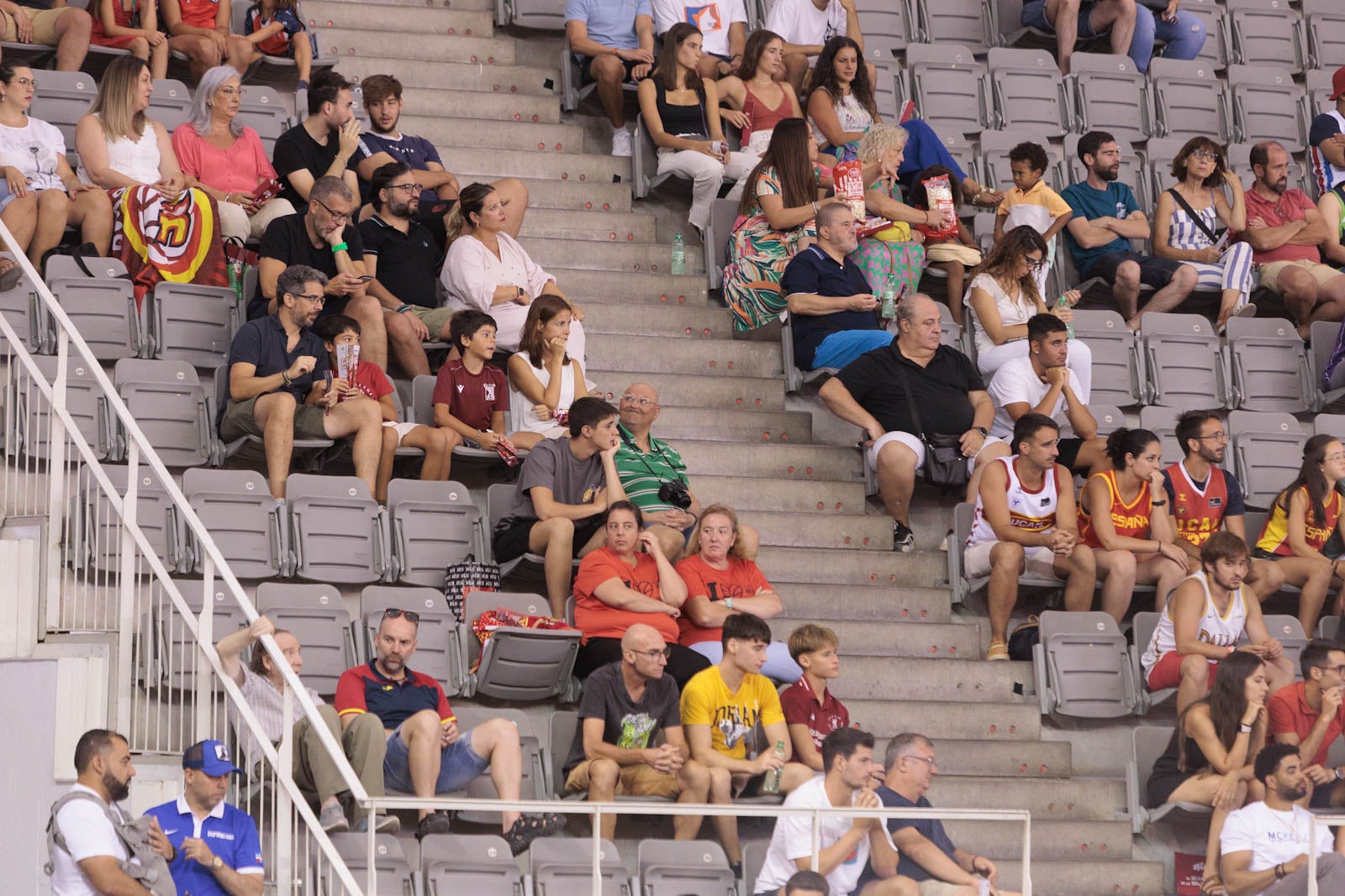 Encuéntrate en la grada del Palacio durante el España-República Dominicana