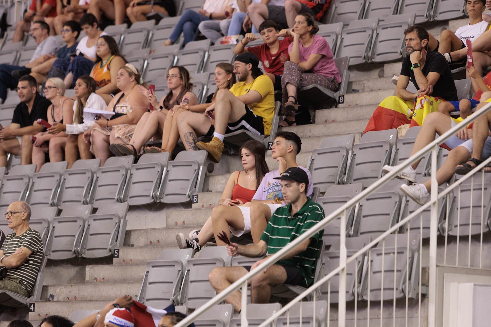Encuéntrate en la grada del Palacio durante el España-República Dominicana