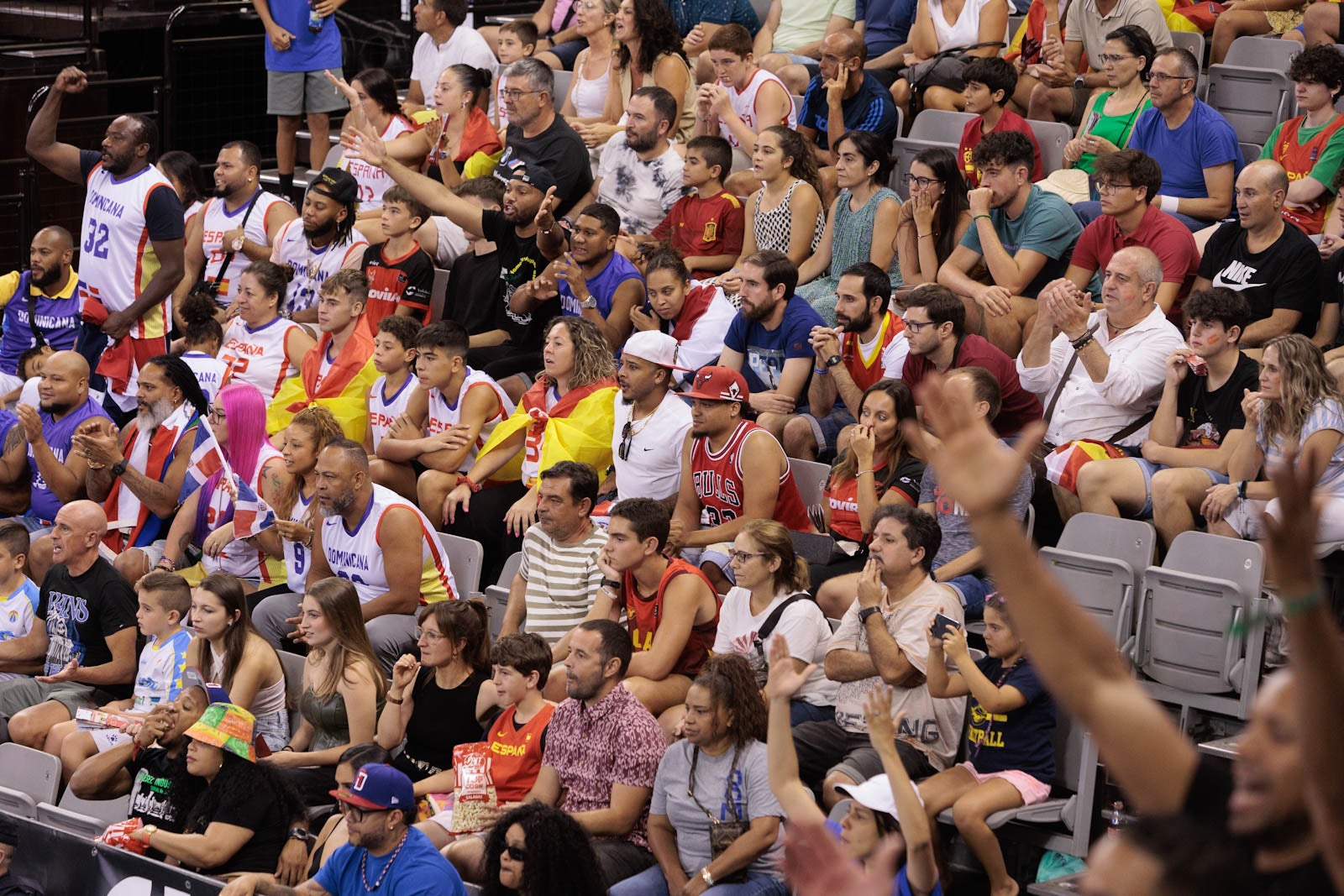Encuéntrate en la grada del Palacio durante el España-República Dominicana