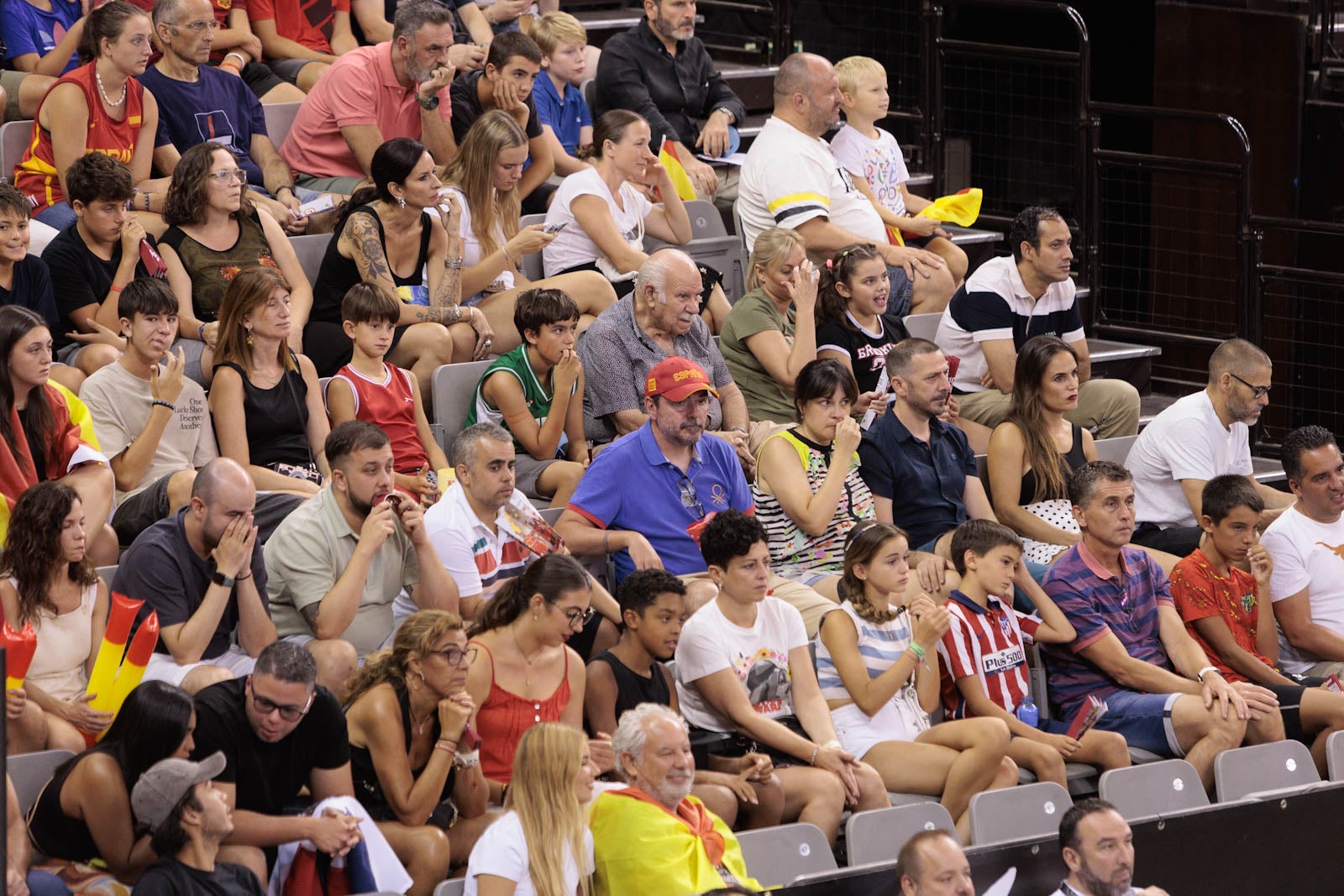 Encuéntrate en la grada del Palacio durante el España-República Dominicana