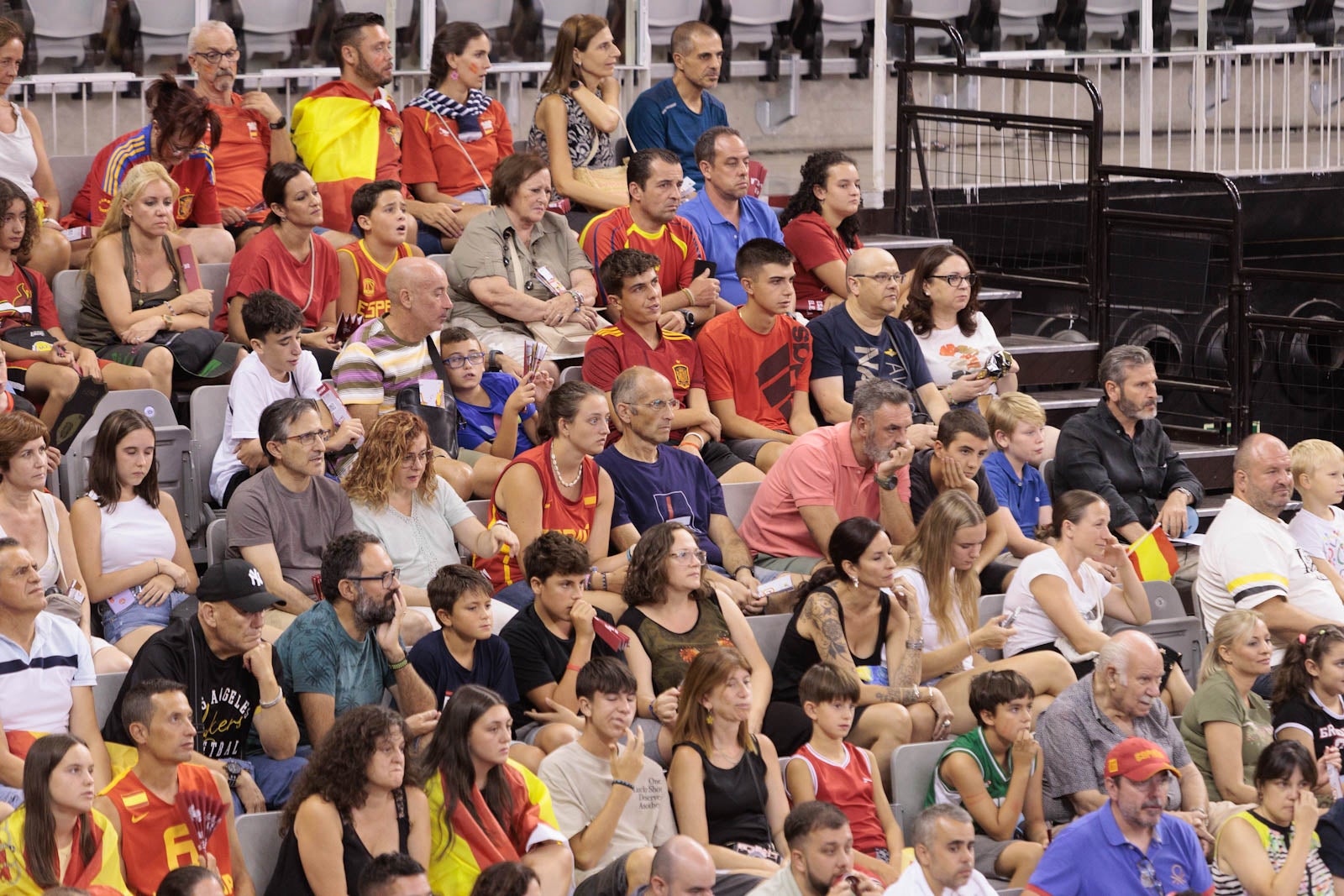 Encuéntrate en la grada del Palacio durante el España-República Dominicana