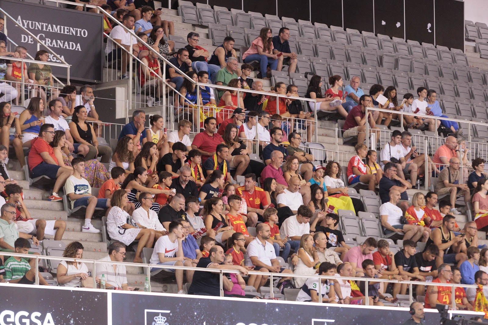 Encuéntrate en la grada del Palacio durante el España-República Dominicana
