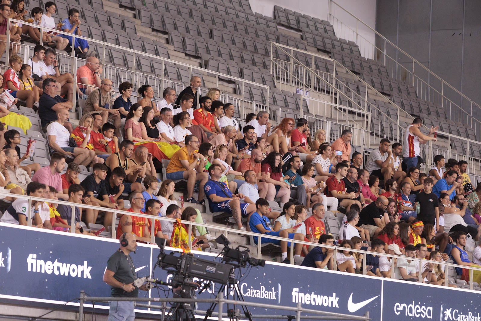 Encuéntrate en la grada del Palacio durante el España-República Dominicana