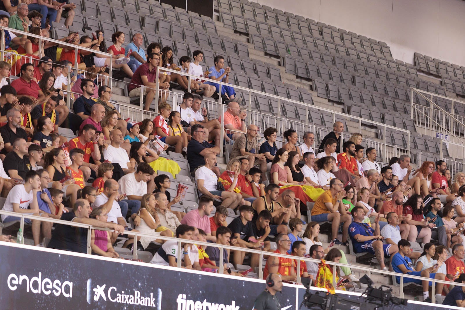 Encuéntrate en la grada del Palacio durante el España-República Dominicana