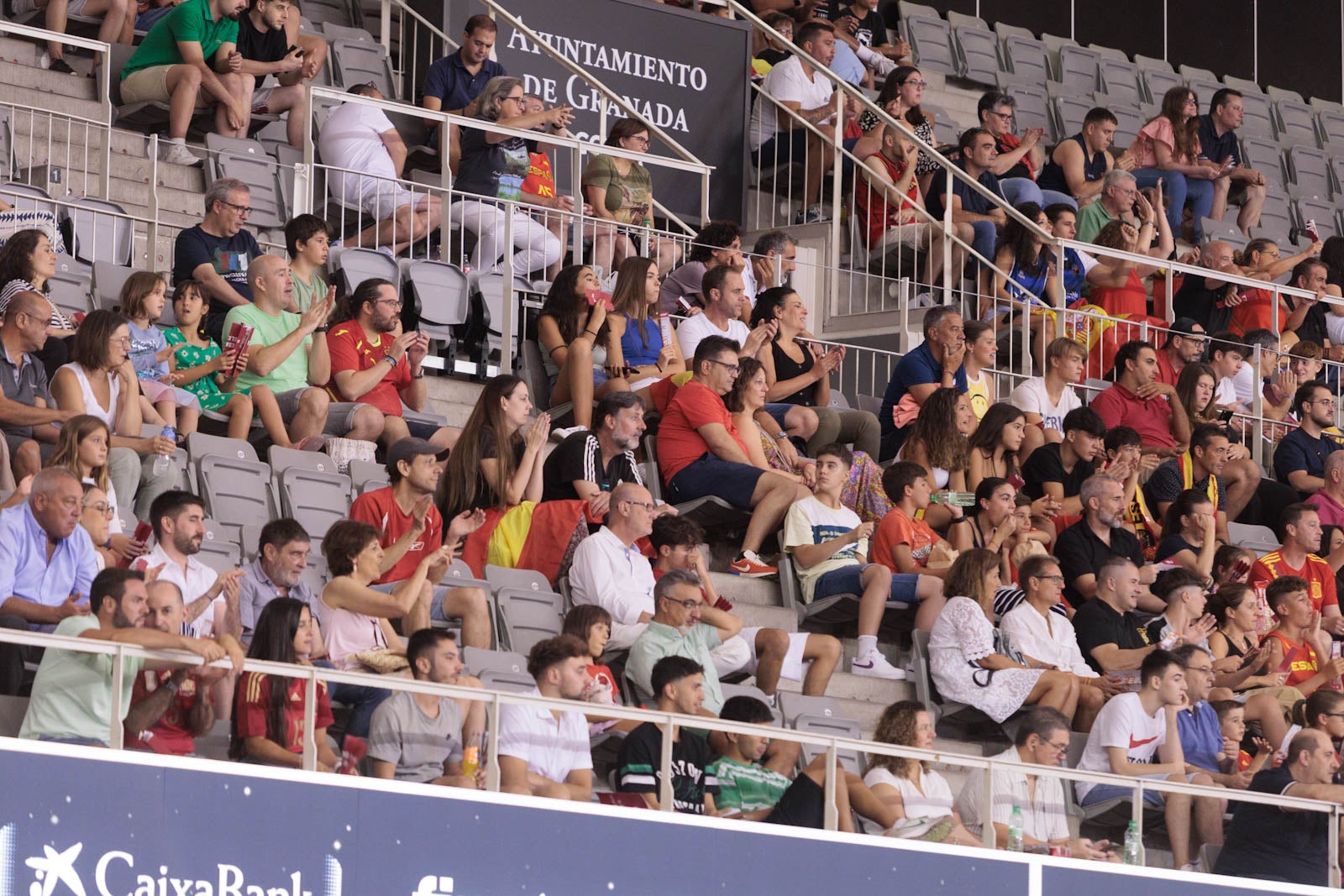 Encuéntrate en la grada del Palacio durante el España-República Dominicana