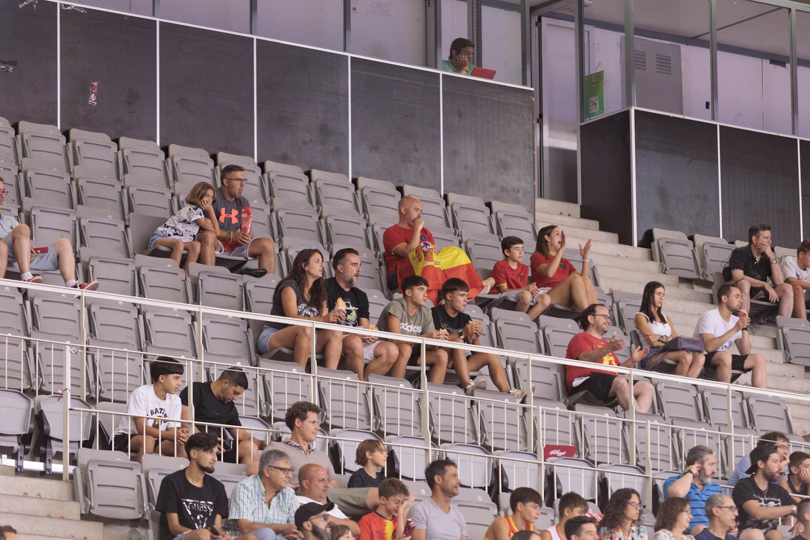 Encuéntrate en la grada del Palacio durante el España-República Dominicana