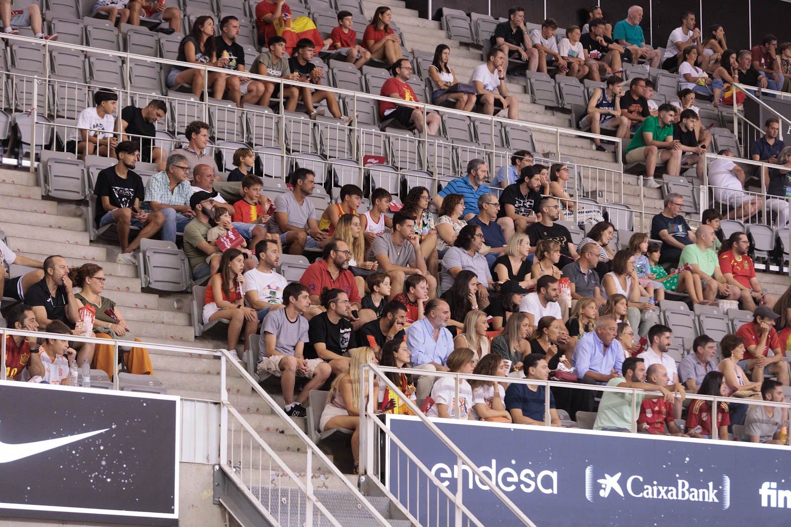 Encuéntrate en la grada del Palacio durante el España-República Dominicana