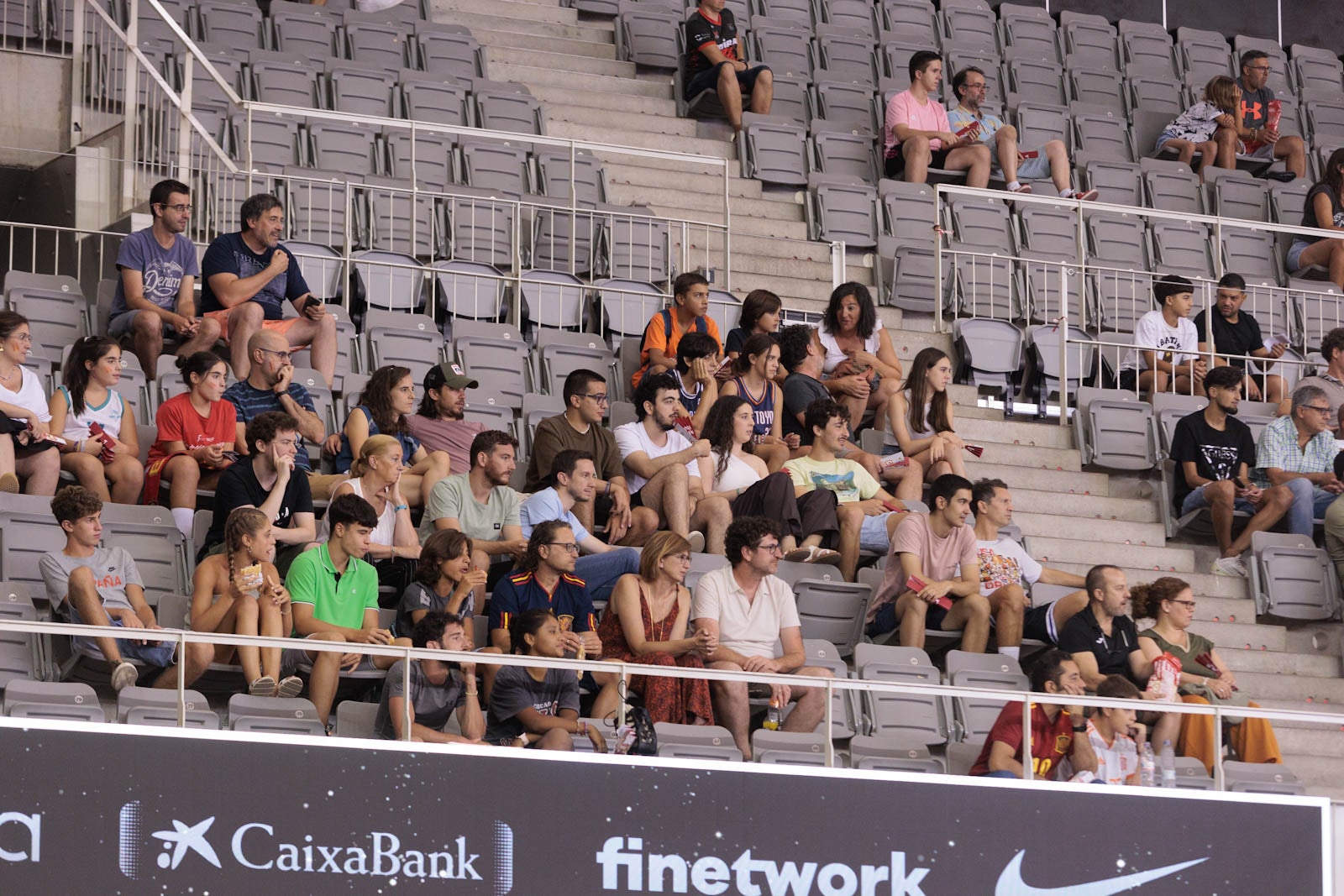 Encuéntrate en la grada del Palacio durante el España-República Dominicana