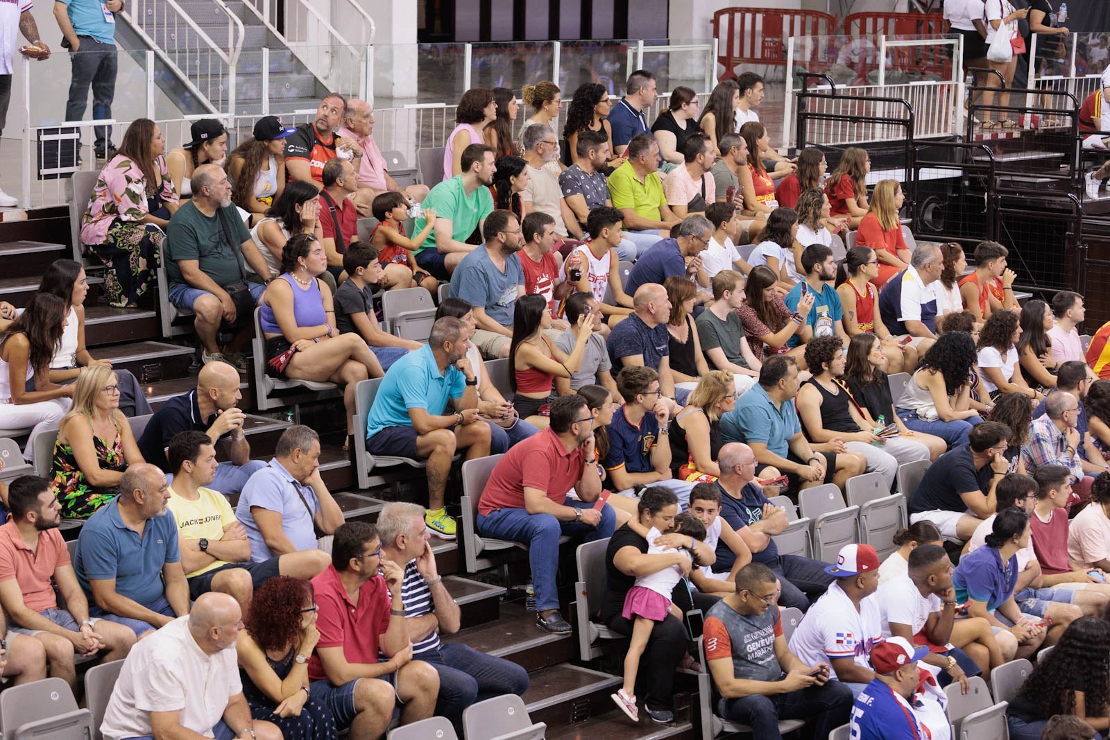 Encuéntrate en la grada del Palacio durante el España-República Dominicana